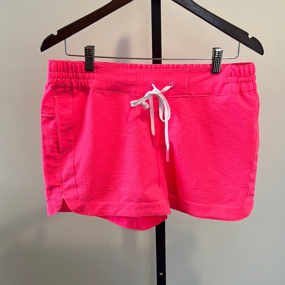 Vineyard Vines shorts